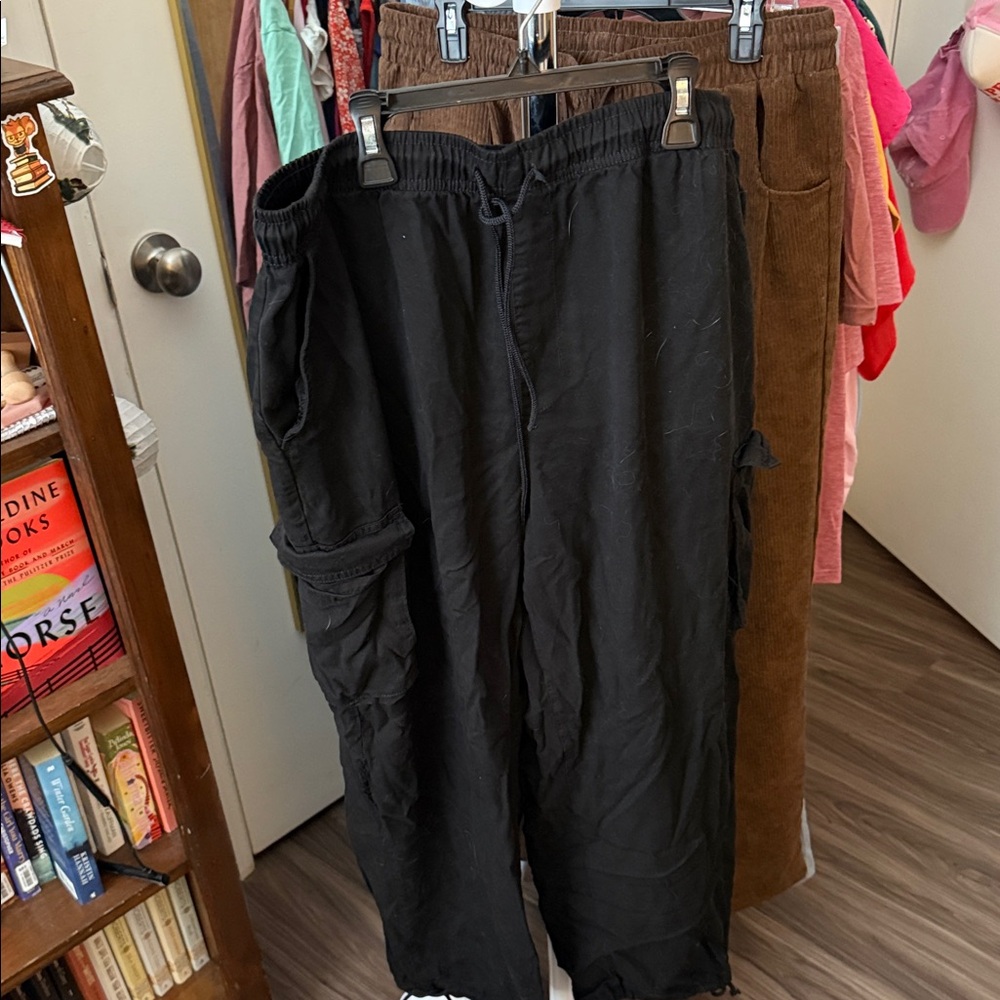 Time and Tru Men's Black Cargo Pants